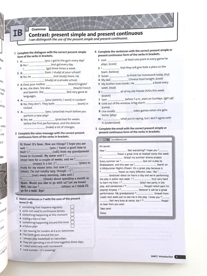 Solutions Pre-Intermediate (3rd)S.B/W.B+DVD