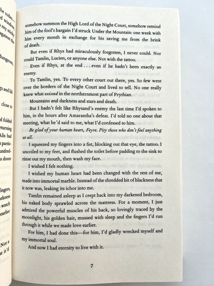 Une cour de brume et de fureur (Королевство гнева и тумана)