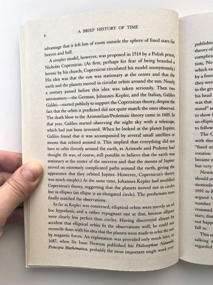 Une brève histoire du temps (Краткая история времени)