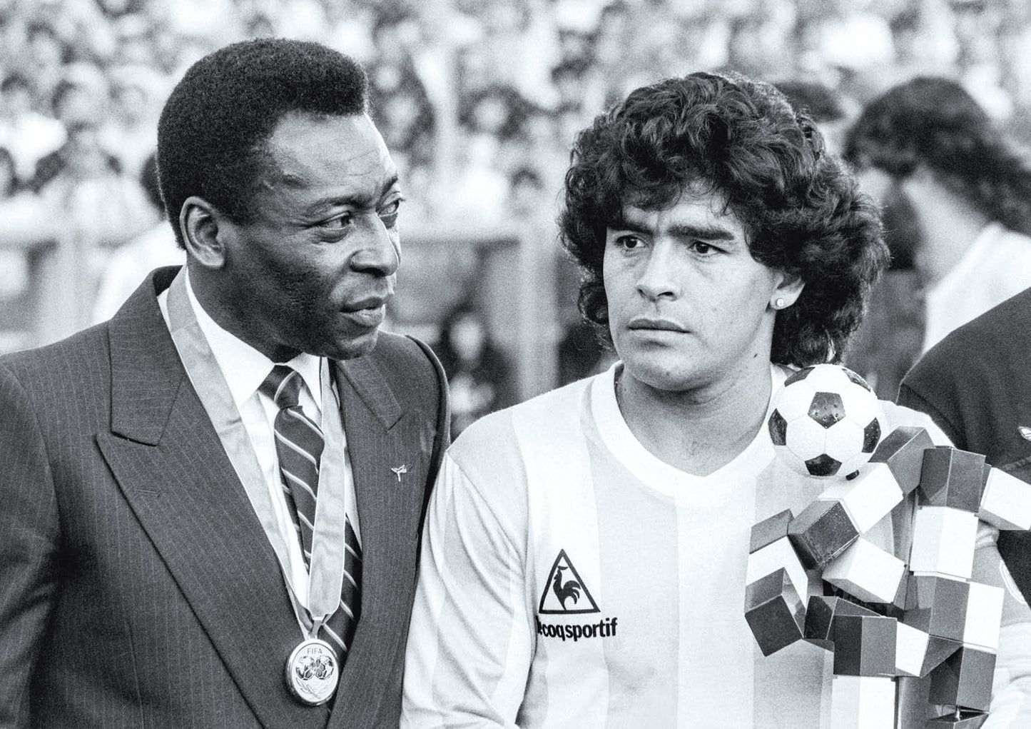 Affiche. Le sport des légendes. Pelé et Diego Maradona Format A3.