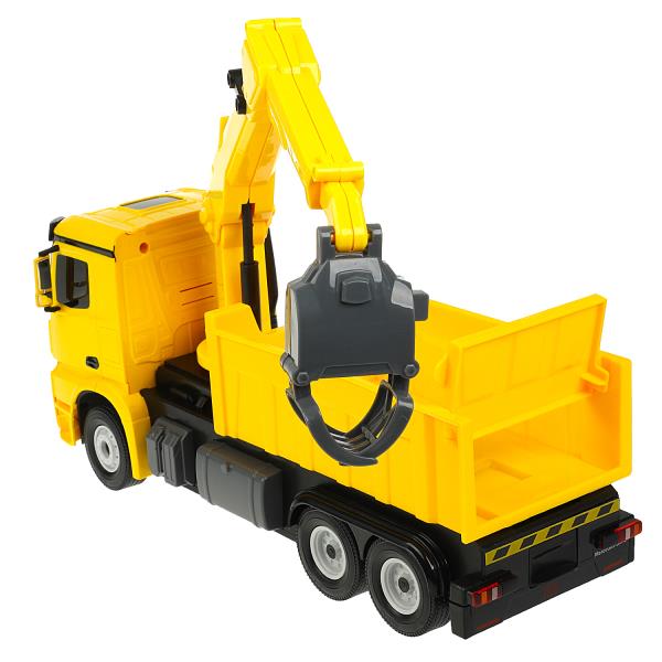 La machine est montée sur un écran à écran 1:24, par exemple. éléments, со светом в кор. Rastar en cor.4шт