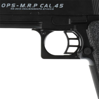 Pistolet (п) métal, chargeur simple, avec pistolets C6 dans le cor. dans le cor.36шт