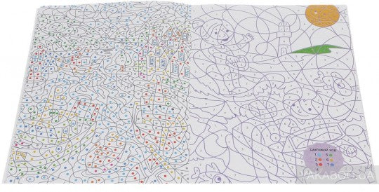 Il y a beaucoup de cartes pour les femmes, les cifrrames et les symboles de lettre