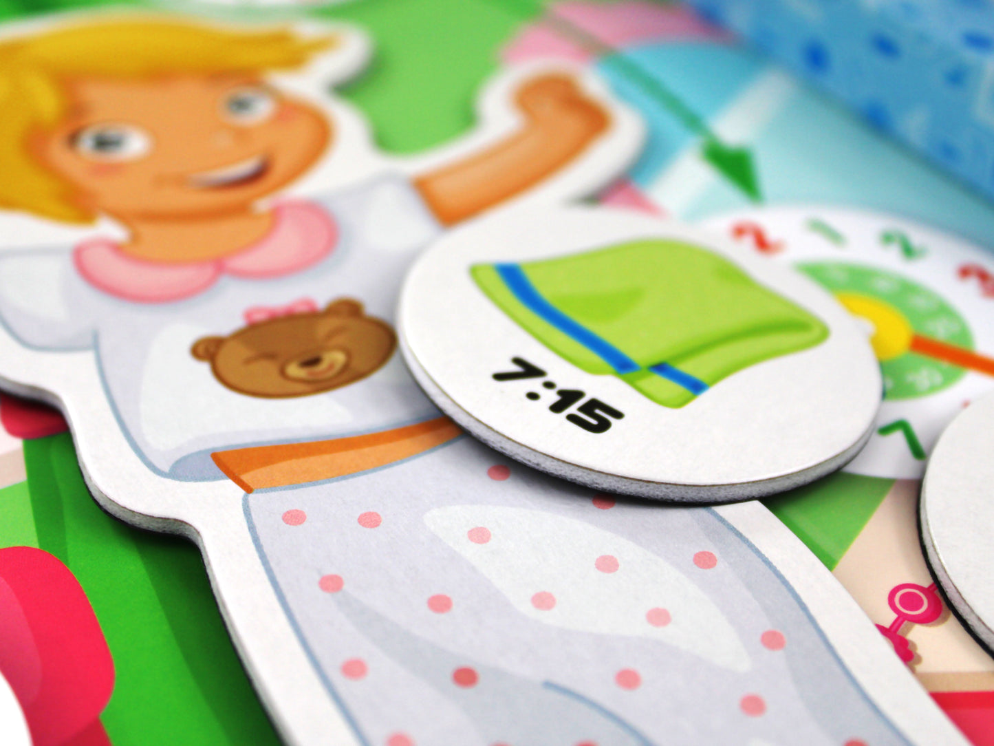 Магнитные истории "Что мне надеть?" (Одень куклу)