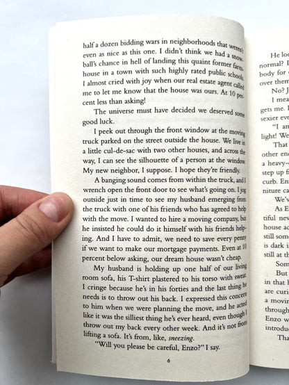 The Housemaid Is Watching (Горничная наблюдает)