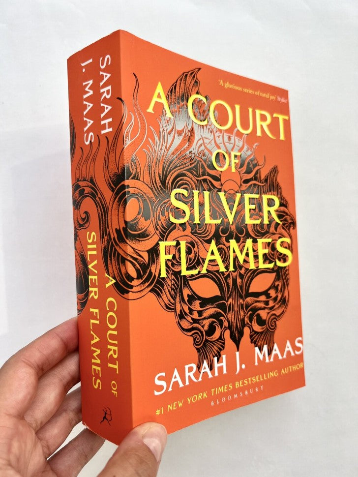A Court of Silver Flames (Королевство серебряного пламени)