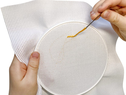 Набор для творчества. Вышивка "Зайка" (с пяльцами)