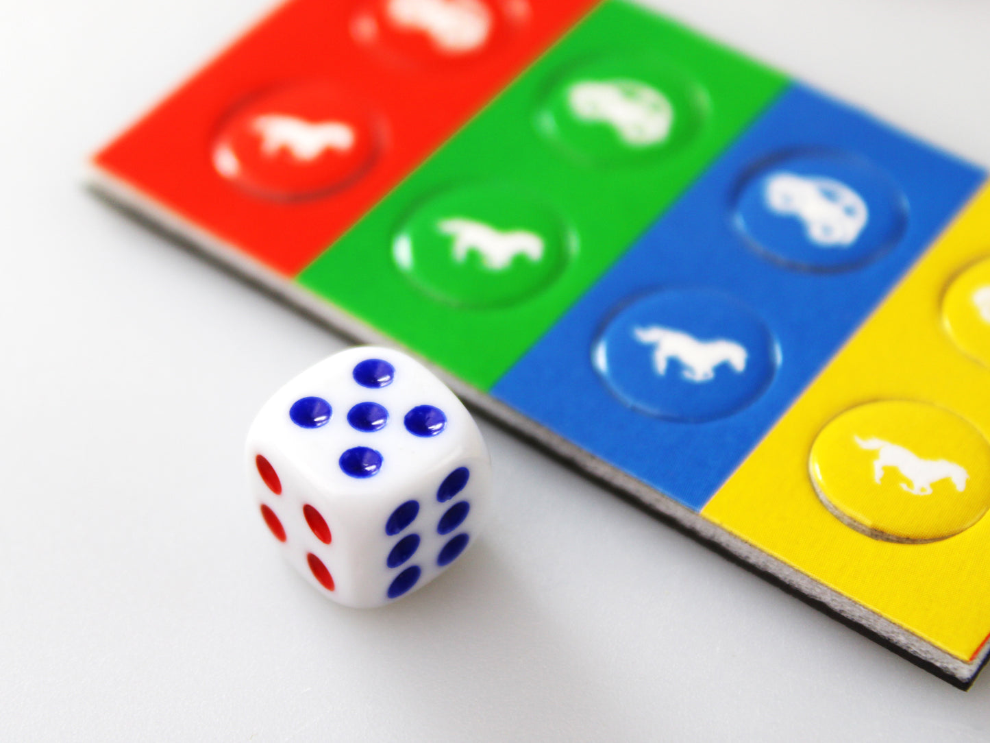 Игра магнитная в жестяной коробочке "Большие гонки. Скачки"