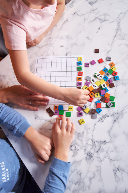 Игра настольная Судоку с деревянными фишками "Два в одном, цифры"