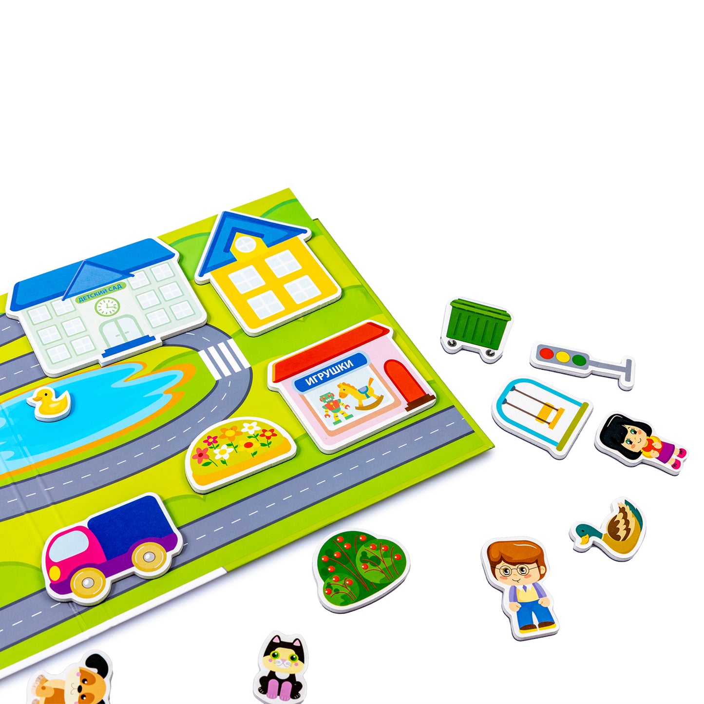 Игра магнитная развивающая. Магнитные истории "Городок" (книжка с игровым полем, 25 эл)