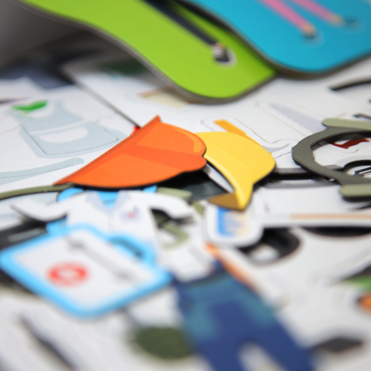 Игра магнитная "Одевашки. Профессии". Серия Магнитные истории арт.04112