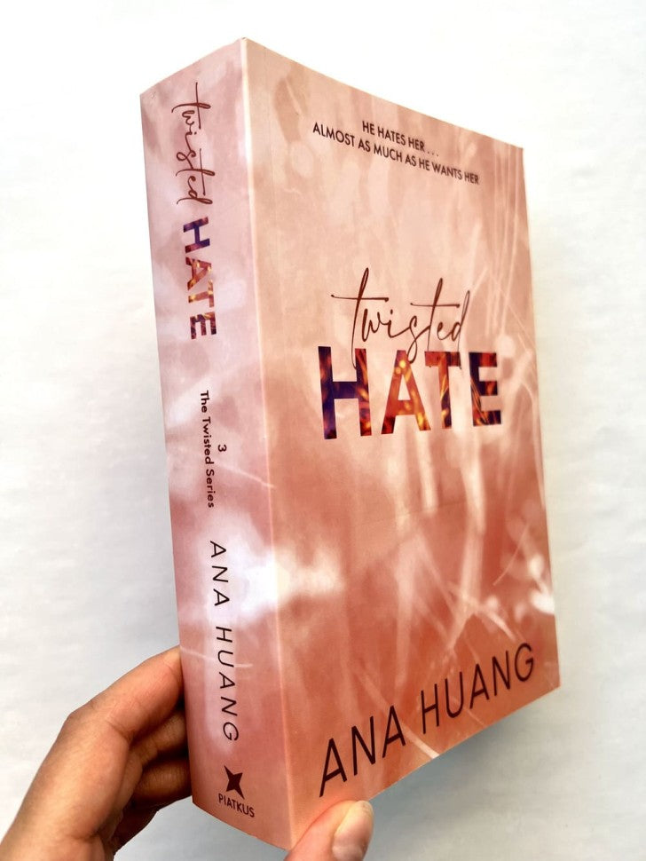Twisted Hate (Ana Huang)