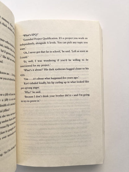 A Good Girl's Guide To Murder ( Хороших девочек не убивают)