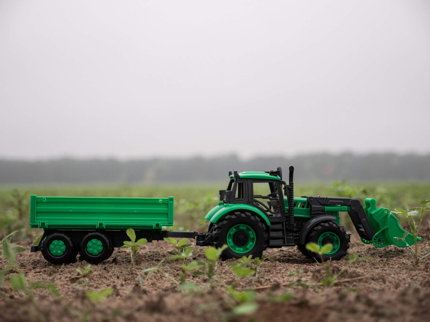 Tracteur "Прогресс" avec бортовым прицепом и ковшом, инерционный (зелёный) (в коробке)
