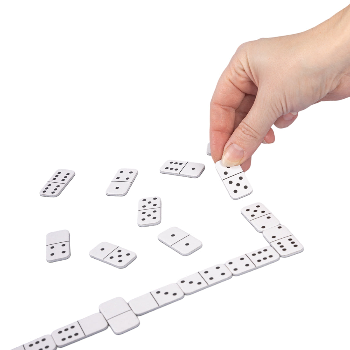 Игры настольные магнитные в наборе (домино, "Волшебные колпачки", игра-ходилка)