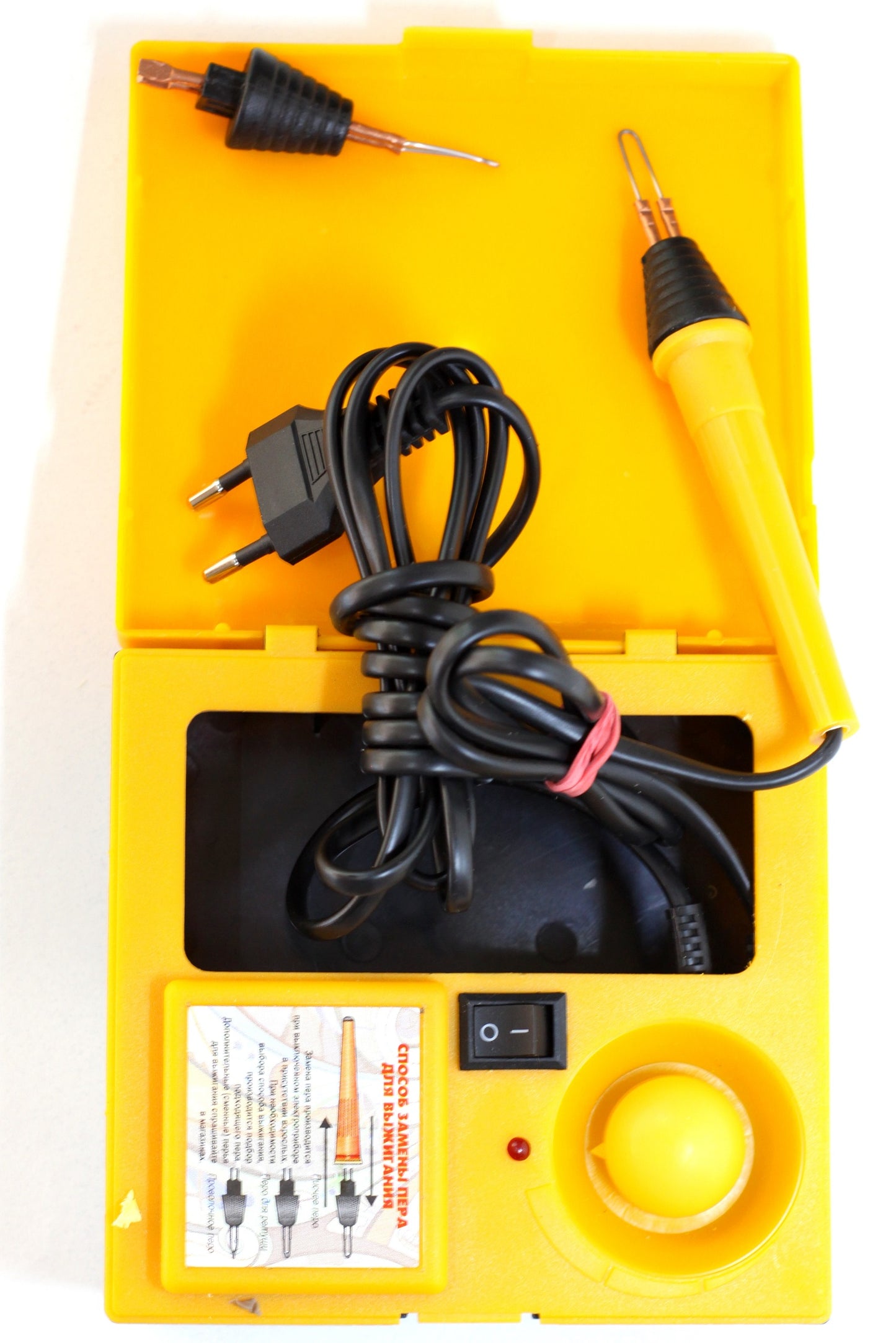 Выжигание. Электроприбор для выжигания по дереву "Дымок"(2 сменных иглы) арт.01484