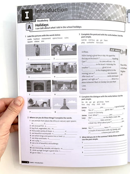 Solutions Intermediate Students Book, 3rd ed.'