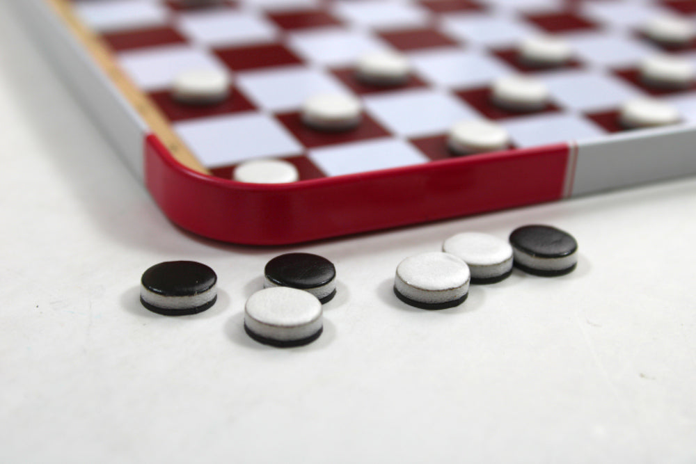 Игра магнитная в жестяной коробочке "Шахматы, шашки, нарды"