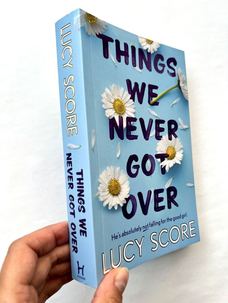 Things We Never Got Over (Lucy Score) Вещи, которые мы не смогли преодолеть. (Люси СкоOUR) /Книги на английском языке
